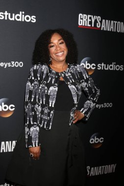 senarist Shonda Rhimes