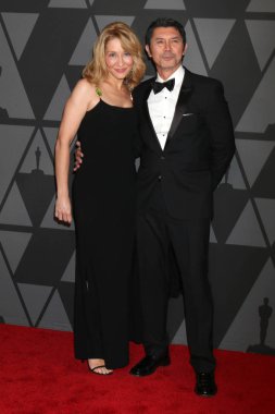 aktörler Yvonne Boismier Phillips, Lou Diamond Phillips