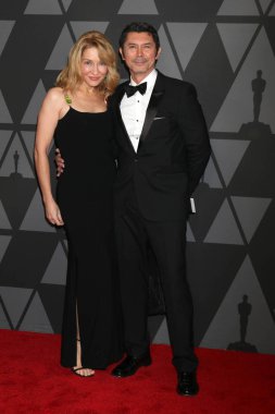 aktörler Yvonne Boismier Phillips, Lou Diamond Phillips