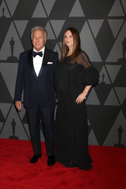 aktör Dustin Hoffman ile karısı Lisa Hoffman