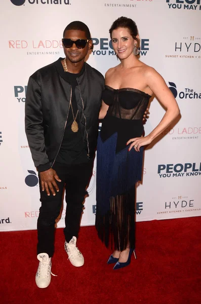 นักร้อง Usher และนักแสดง Kaily Smith Westbrook — ภาพถ่ายสต็อก