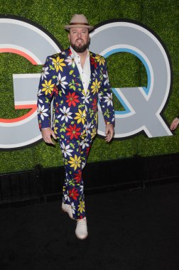 aktör Chris Sullivan