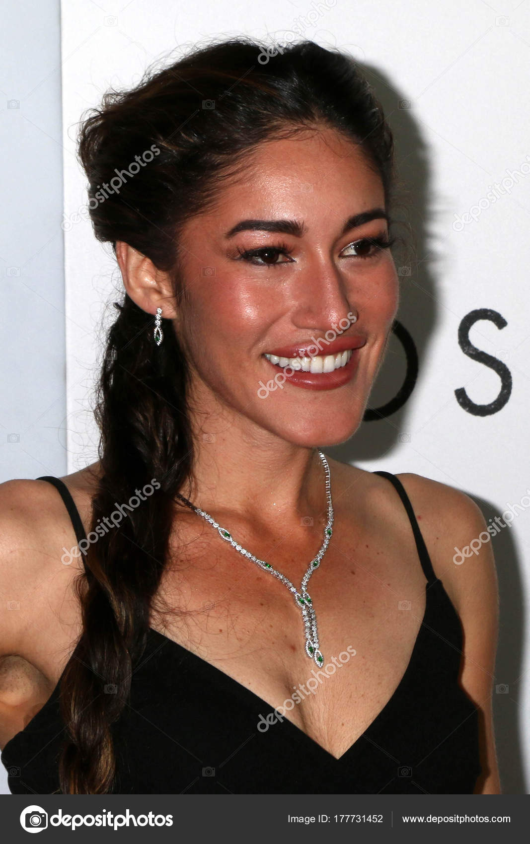 Q'orianka Kilcher nude (41 foto and video), Tits, Cleavage, Selfie, butt 2006 Q'orianka Kilcher nudes (16 photos), Tits, Hot, Instagram, legs 2017