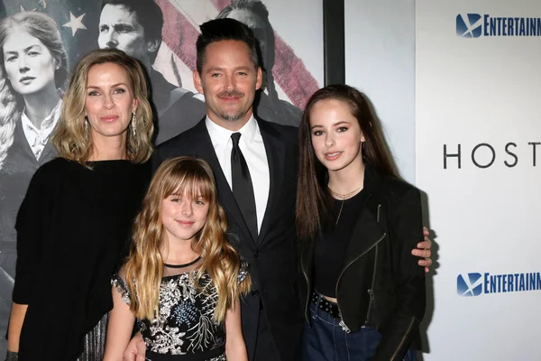 Jocelyne Cooper, Stella Cooper, Scott Cooper, Ava Cooper — Stockfoto