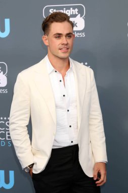 aktör Dacre Montgomery