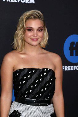 aktris Olivia Holt
