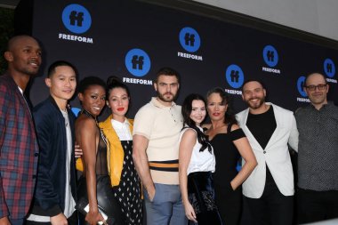 Curtis Lum, Sibongile Mlambo, Aylya Marzolf, Eline Powell, Rena Owen, Ian Verdun