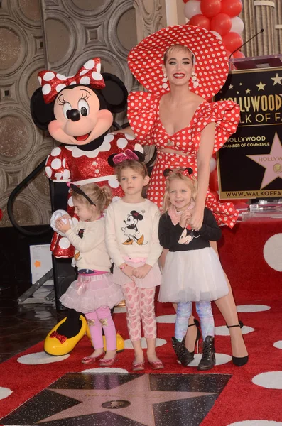 Minnie Mouse, Katy Perry, siostrzenice — Zdjęcie stockowe