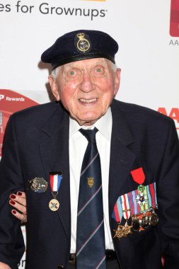 Ken sağlam sinemada Aarp'ın 17 yıllık yetişkinler için Ödülleri