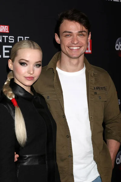 Dove Cameron, Thomas Doherty — Stock fotografie