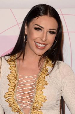 aktris Chanel Santini