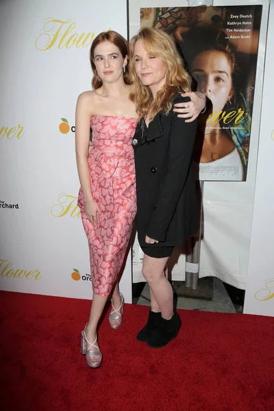 Zoey Deutch, Lea Thompson — Zdjęcie stockowe