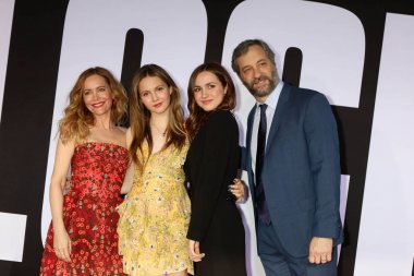 Leslie Mann, Iris Apatow, Maude Apatow, Judd Apato
