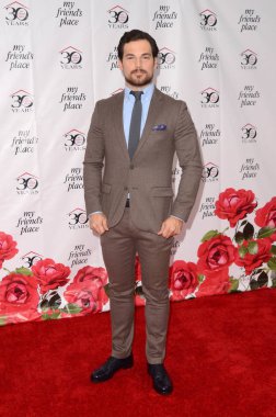 Giacomo Gianniotti adlı arkadaşımın yer 30th Anniversary Gala, Hollywood Paladyum, Hollywood, Ca 04-07-18