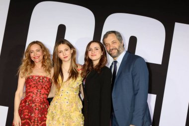 Leslie Mann, Iris Apatow, Maude Apatow, Judd Apato