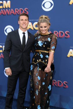 şarkıcı Lauren Alaina