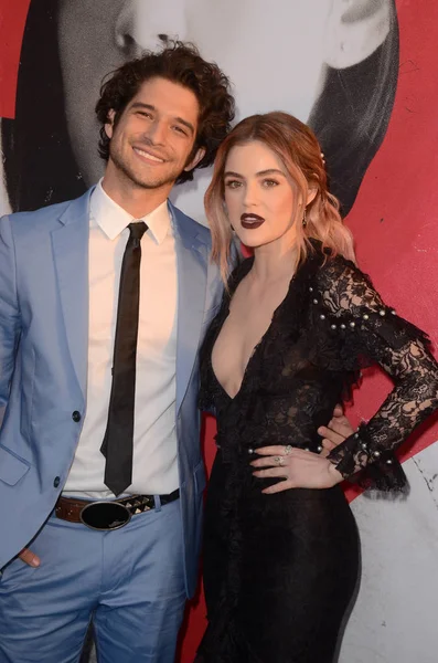 Tyler Posey, Lucy Hale — Foto de Stock