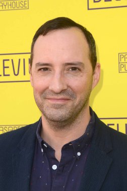  Tony Hale 