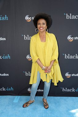 Jenifer Lewis 
