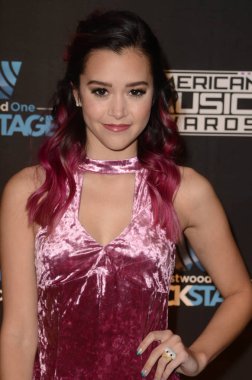 Megan Nicole, 18 Kasım 2016 'da Los Angeles' taki L.A. Live Event Deck 'te Amerikan Müzik Ödülleri' nde Westwood One Backstage 'da. (Fotoğraf: David Edwards)