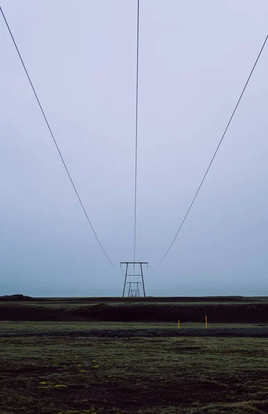 Rejillas Eléctricas Bajo Cielo Azul Profundo Noche —  Fotos de Stock