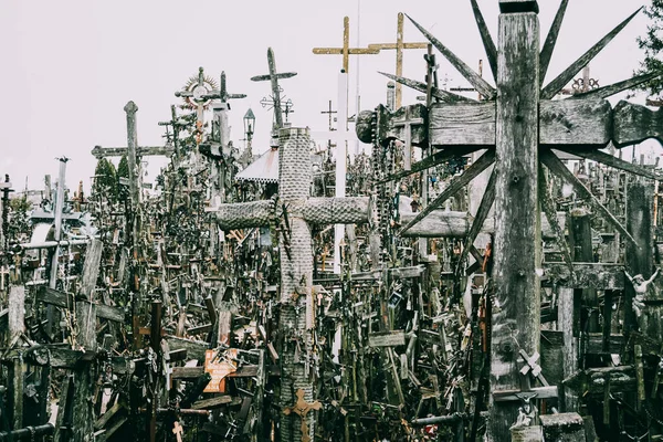 Stimmungsvolles Gotisches Panorama Christlicher Kreuze Auf Dem Hügel — Stockfoto