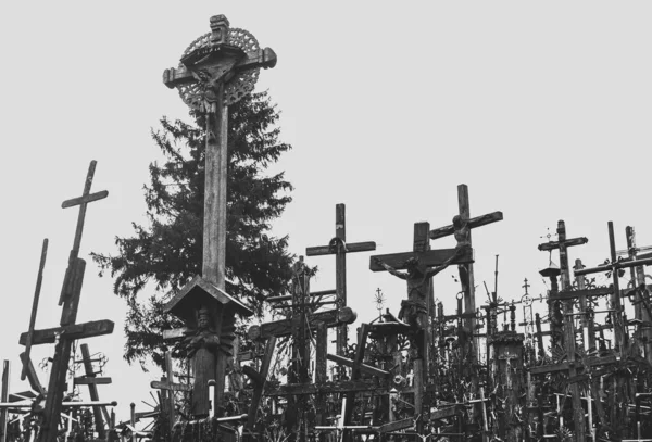 산더미같은 십자가들 고딕체 과같은 — 스톡 사진