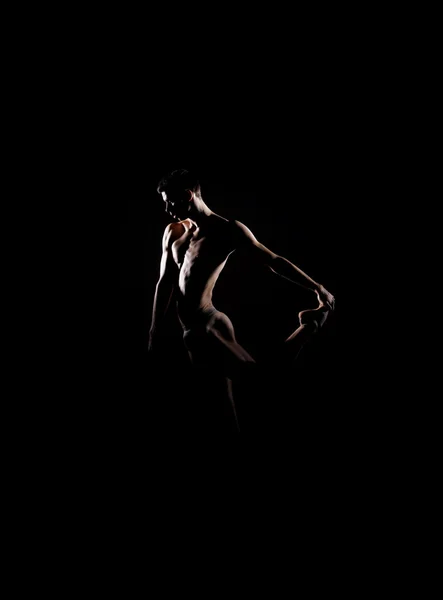 芭蕾舞演员在黑暗中 — 图库照片