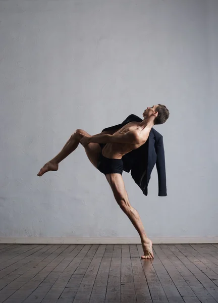 Ballerino di balletto in perfetta forma — Foto Stock