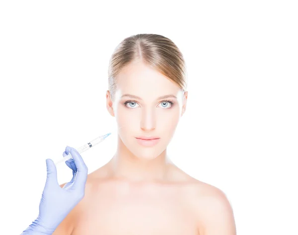 Injecteren van botox in het gezicht — Stockfoto