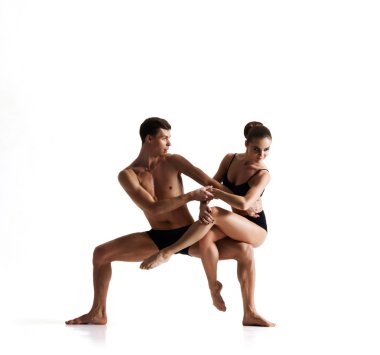 Sanat performansında balerinler