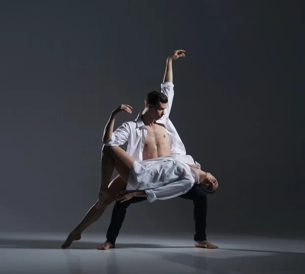 Ballerini di danza classica in performance artistica — Foto Stock