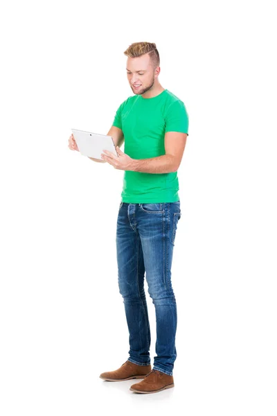 Jonge man in groene t-shirt — Stockfoto