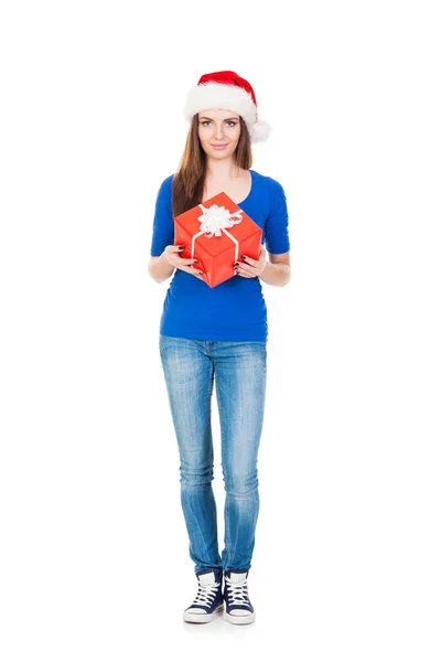 Jeune femme en chapeau de Père Noël rouge — Photo