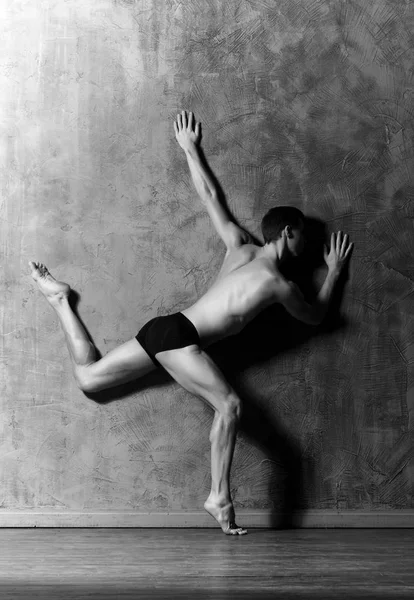 Ballet dancer in art performance — Stock Photo, Image