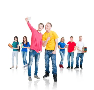 Büyük grup genç öğrenci 