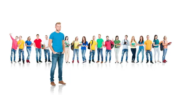 Gran grupo de estudiantes adolescentes — Foto de Stock