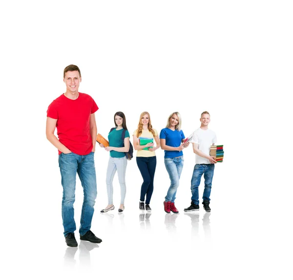 Grupp tonåriga elever — Stockfoto