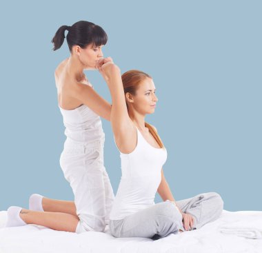 Kadın Tay Masaj germe Başlarken 