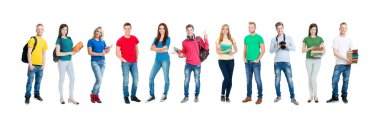 Büyük grup genç öğrenci 