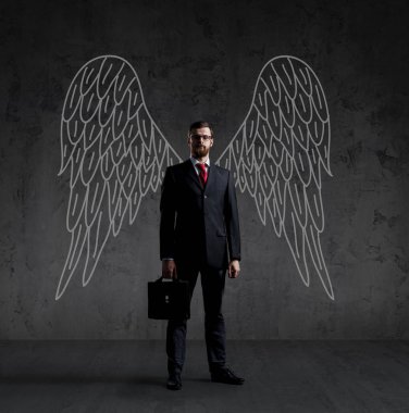 iş angel ile el çekilmiş kanatları