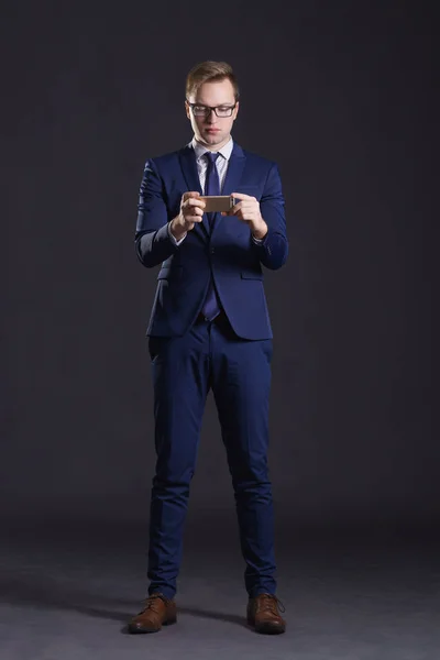 Young and confident businessman — Stock Photo, Image