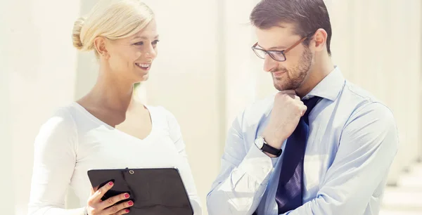 Junge Unternehmerin und Geschäftsfrau — Stockfoto