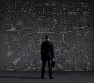 Siyah takım elbiseli bir iş adamı.