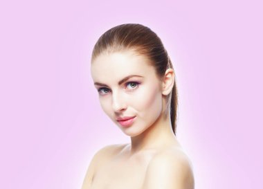 Genç ve güzel bir kadının portresi