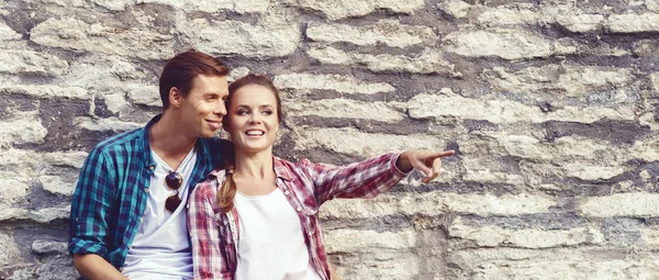 Pareja feliz joven —  Fotos de Stock