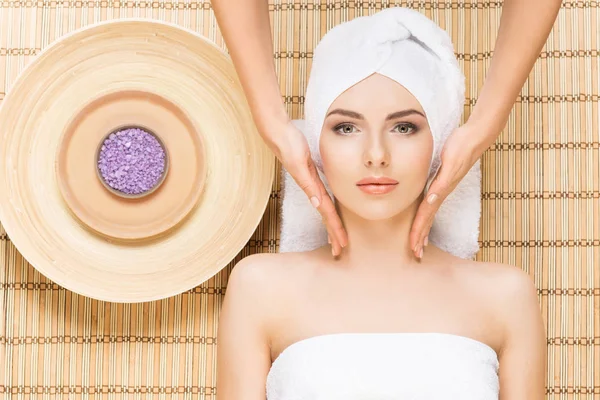 Young woman on spa massage procedure — Stock Photo, Image