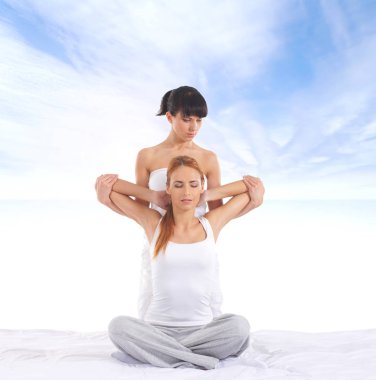 Kadın Tay Masaj germe Başlarken 