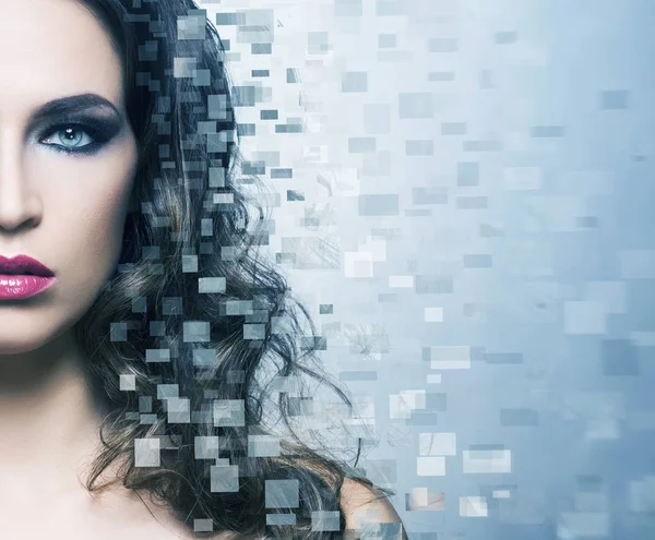 Vacker kvinna med digital pixlar mosaik — Stockfoto