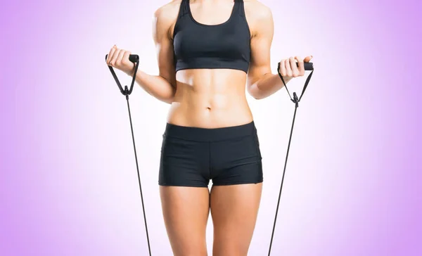 Mujer joven en forma en ropa deportiva deportiva — Foto de Stock